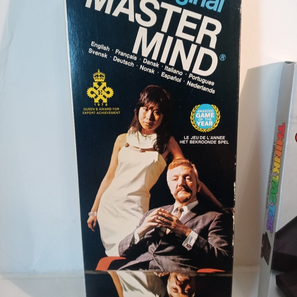 Lot of 4 Vintage Board Games Magic Trick Masterminds Word Rummy Tic Tac Toe Fun - Picture 4 of 13